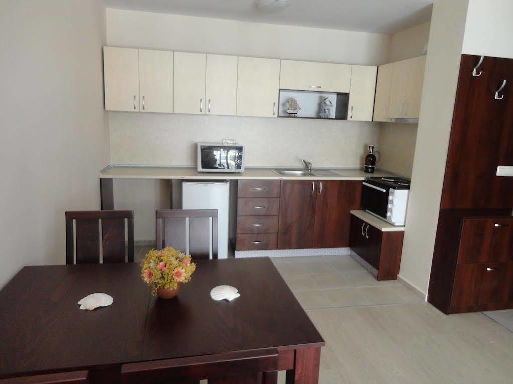 Holiday Apartments In Pomorie Eksteriør bilde